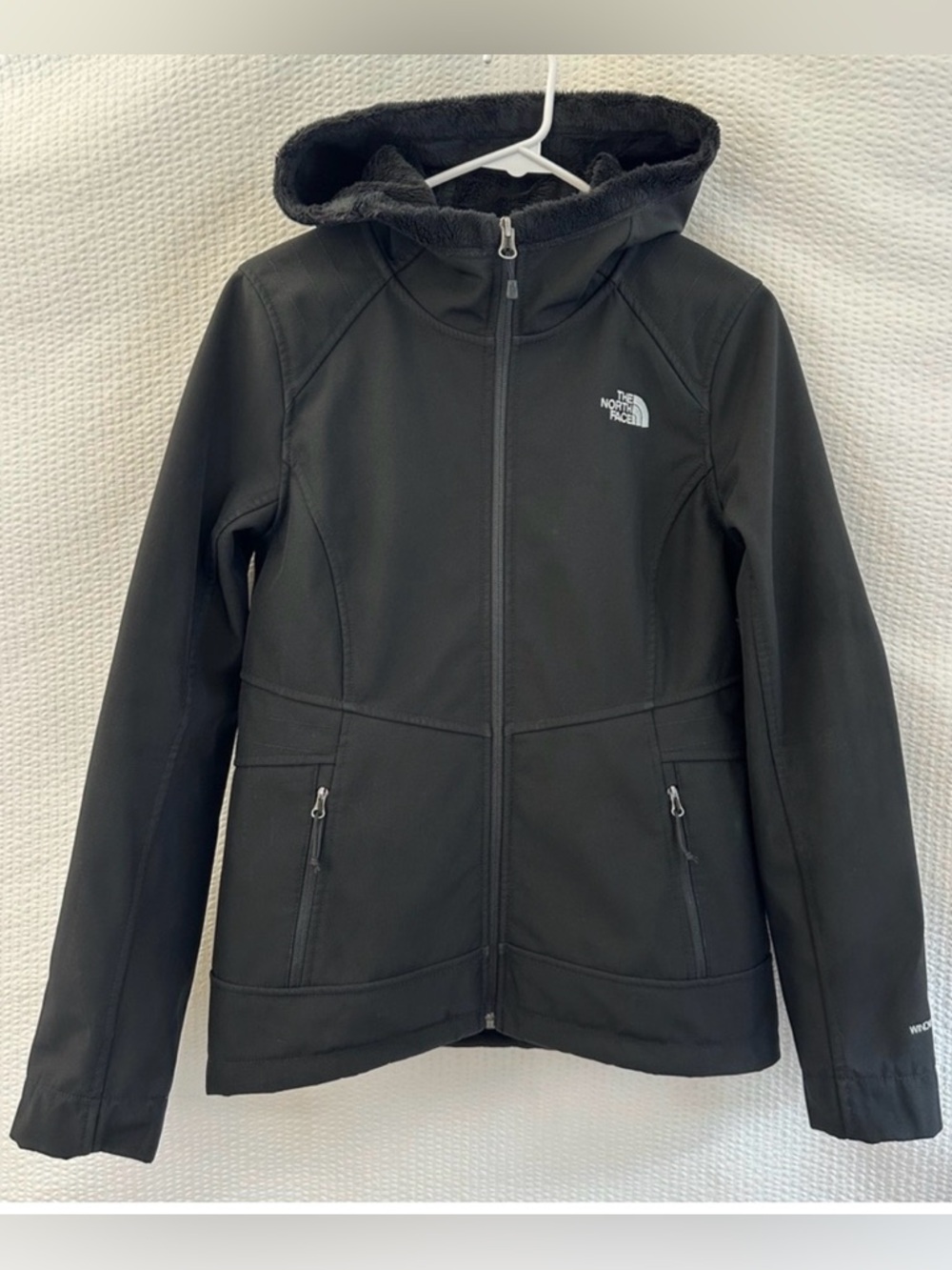 The North Face Women’s Black Windwall Jacket Size: Small Petite